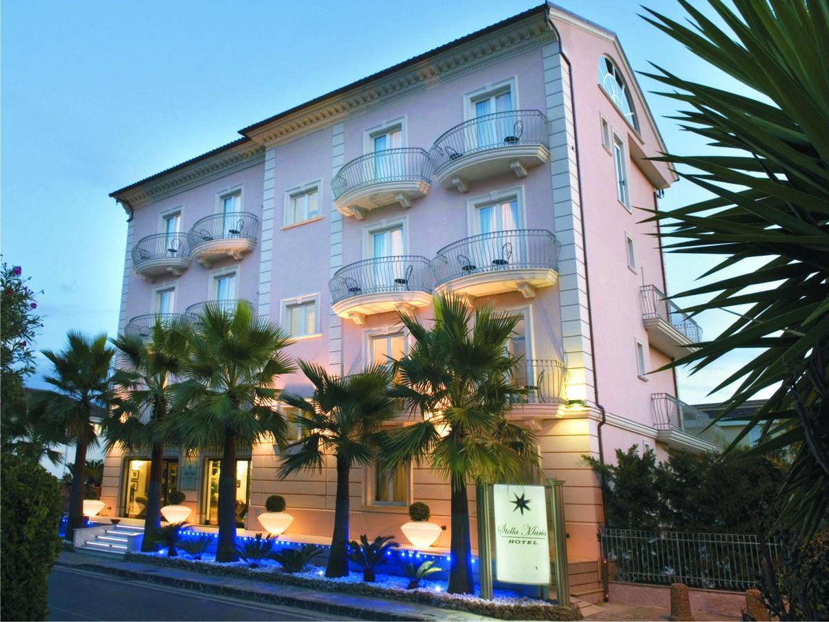 Hotel Stella Maris Casal Velino Eksteriør billede