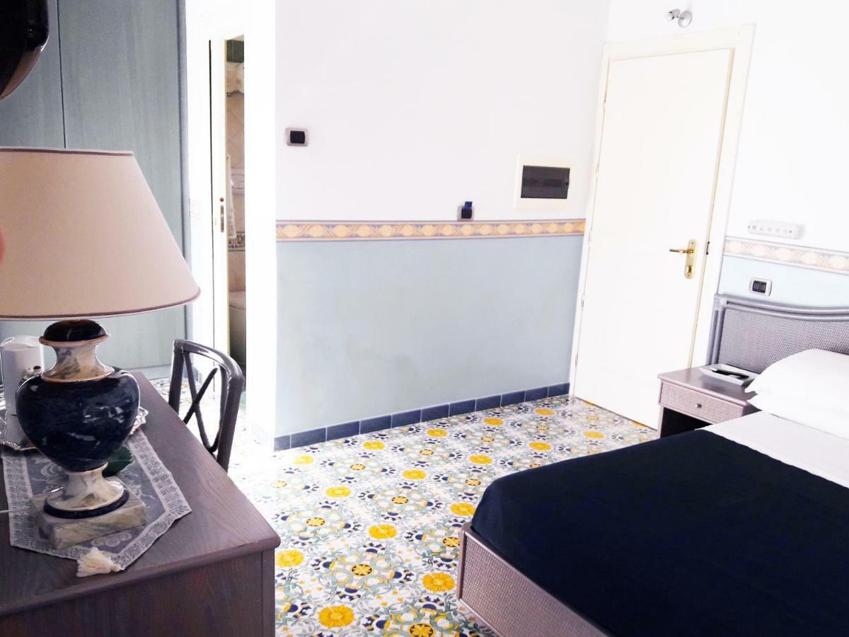 Hotel Stella Maris Casal Velino Eksteriør billede