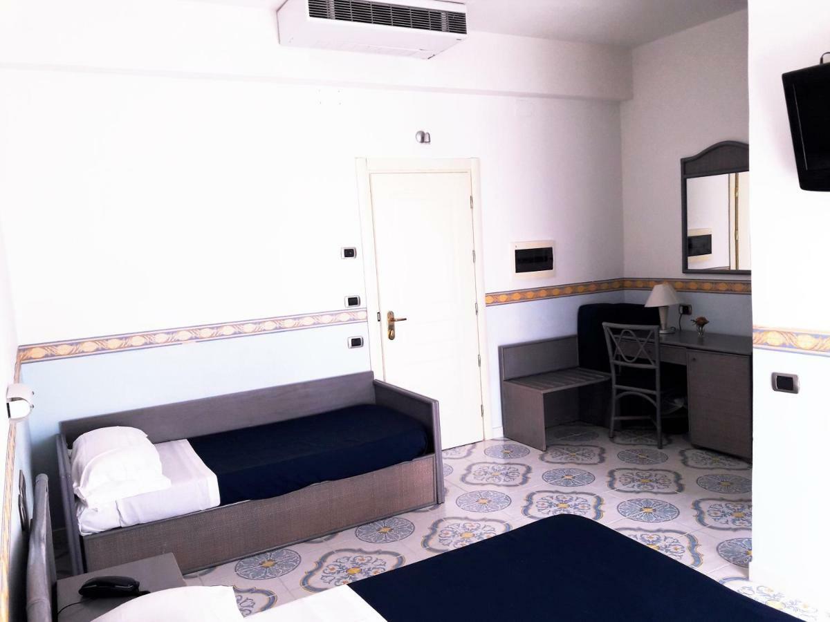 Hotel Stella Maris Casal Velino Værelse billede